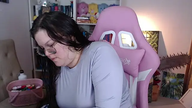 Snapshot of Gabiwaifu chatting on August 7, 2026, 7:49 pm Gabiwaifu online show from August 7, 2026, 7:49 pm