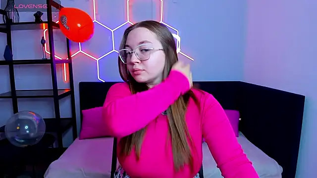 Emma adorablle online show from September 28, 2025, 1:33 am