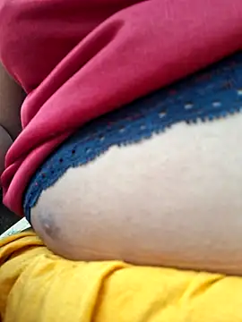 Snapshot of Priya_Bong chatting on July 19, 2026, 2:26 am Priya Bong online show from July 19, 2026, 2:26 am