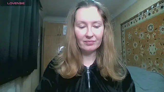 AnnaXLovers online show from December 15, 2025, 2:54 pm