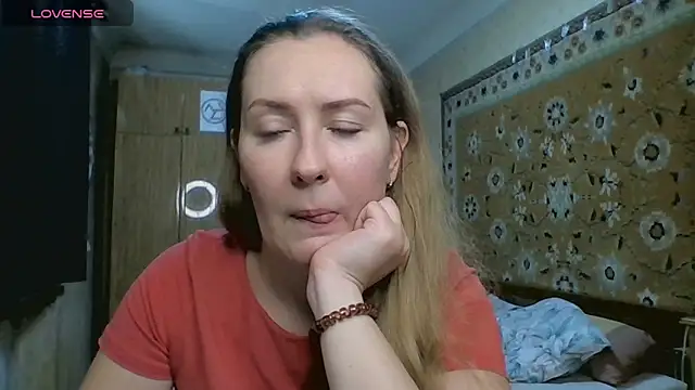 AnnaXLovers online show from June 11, 2026, 8:34 am