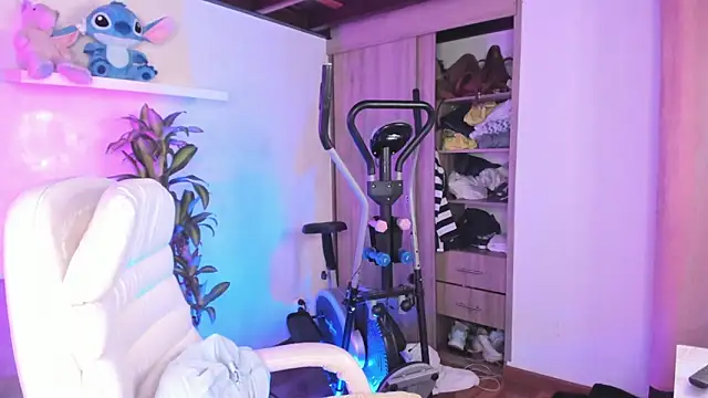 Snapshot of Nataliia_09 chatting on September 19, 2025, 4:18 pm Nataliia 09 online show from September 19, 2025, 4:18 pm