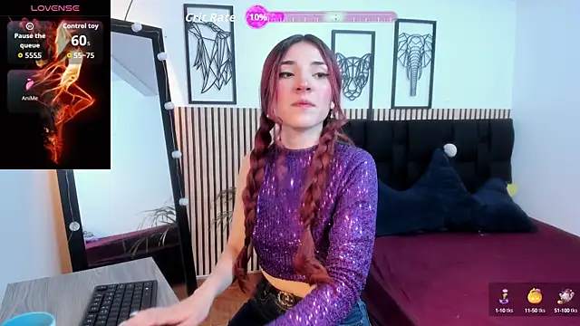 LILA ELLIOT online show from October 7, 2025, 7:44 pm