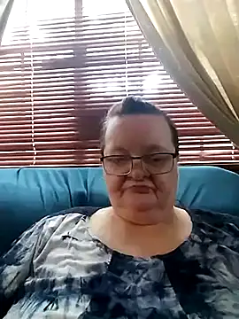 Snapshot of Bayou_Woman68 chatting on November 15, 2025, 7:54 pm Bayou Woman68 online show from November 15, 2025, 7:54 pm