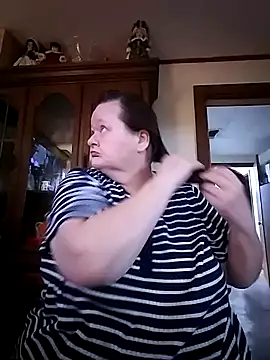 Snapshot of Bayou_Woman68 chatting on November 17, 2025, 3:40 pm Bayou Woman68 online show from November 17, 2025, 3:40 pm