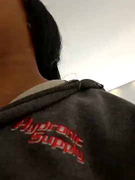 Adelehottman online show from October 15, 2025, 12:05 pm