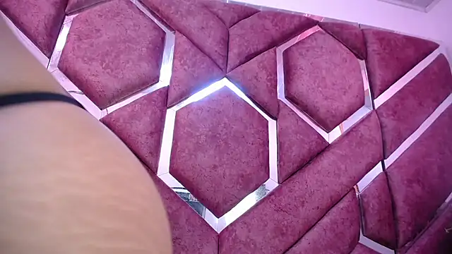 Snapshot of milly_print chatting on December 22, 2024, 9:00 am milly print online show from December 22, 2024, 9:00 am