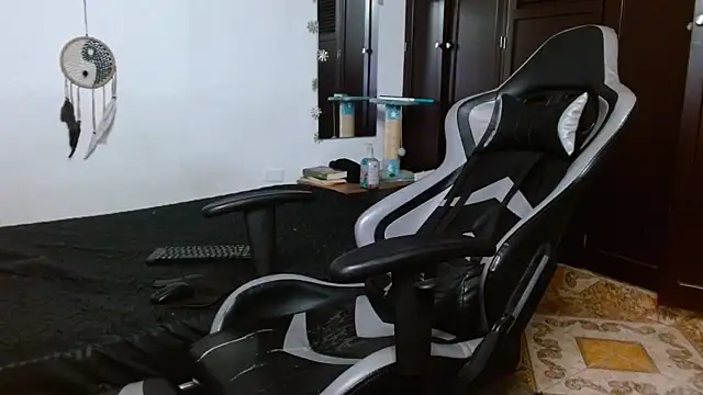 aaron blug online show from January 7, 2025, 2:20 am