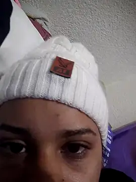  Miaaleon online show from November 15, 2025, 9:28 am