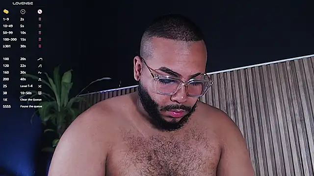 Snapshot of DilanJonnes_ chatting on January 10, 2025, 11:18 pm DilanJonnes online show from January 10, 2025, 11:18 pm