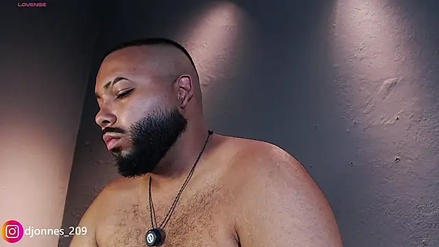 DilanJonnes  online show from March 13, 2026, 7:09 pm