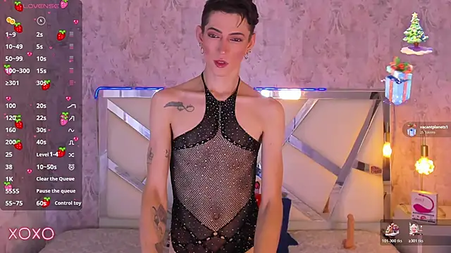 Snapshot of dominic_thailor chatting on December 17, 2025, 2:23 pm dominic thailor online show from December 17, 2025, 2:23 pm