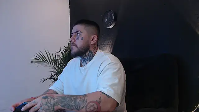 Ash gusbig online show from March 16, 2025, 1:49 am