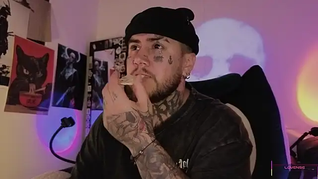 Ash gusbig online show from November 26, 2025, 3:51 am