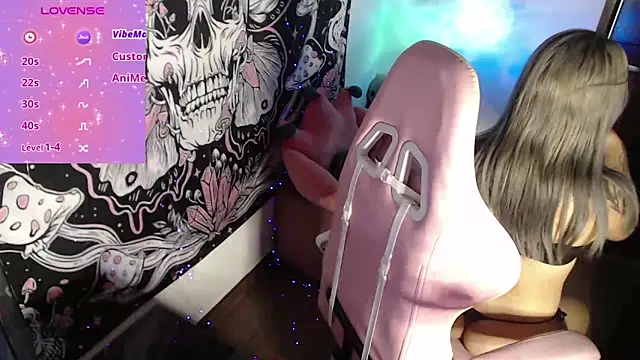 Snapshot of GamerCarrie chatting on February 18, 2025, 12:04 am GamerCarrie online show from February 18, 2025, 12:04 am