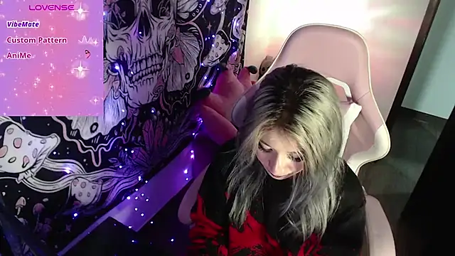 Snapshot of GamerCarrie chatting on February 18, 2025, 5:20 am GamerCarrie online show from February 18, 2025, 5:20 am