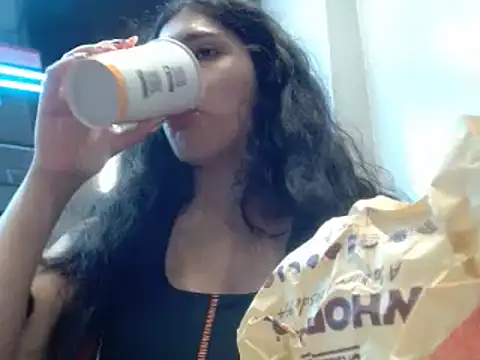yazmin z com124 online show from January 3, 2025, 1:47 pm