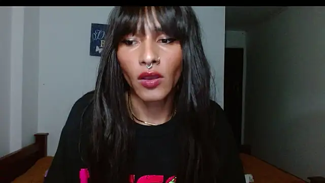 carolinemiller7 online show from February 12, 2025, 8:38 am