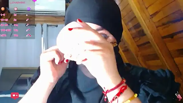 AmbarBurhan online show from November 1, 2025, 5:48 pm