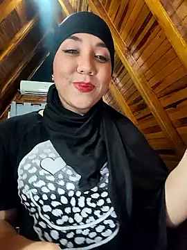 AmbarBurhan online show from January 7, 2026, 6:32 pm