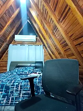 AmbarBurhan online show from April 18, 2026, 7:07 pm