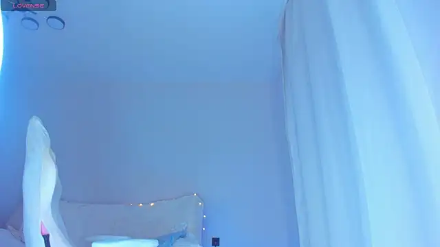 JennyWoody online show from October 31, 2025, 2:23 am