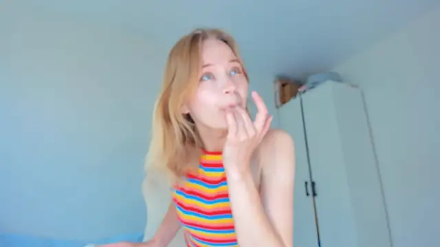 JennyWoody online show from June 15, 2026, 4:58 am