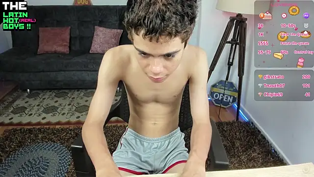 MyLatinHotBoys online show from December 15, 2024, 11:09 pm