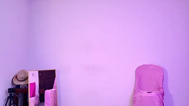 pink flower  online show from February 5, 2026, 11:09 pm