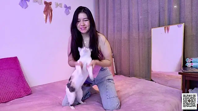 Snapshot of pink_flower_ chatting on April 28, 2026, 11:10 pm pink flower online show from April 28, 2026, 11:10 pm