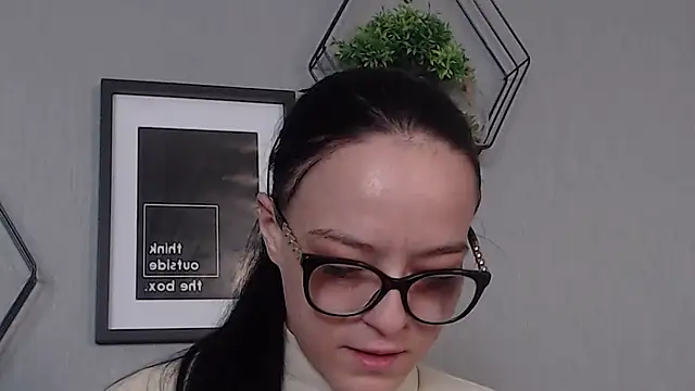 Snapshot of IzabelllNoir chatting on February 13, 2025, 8:27 am IzabelllNoir online show from February 13, 2025, 8:27 am