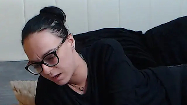 Snapshot of IzabelllNoir chatting on March 17, 2025, 9:33 am IzabelllNoir online show from March 17, 2025, 9:33 am