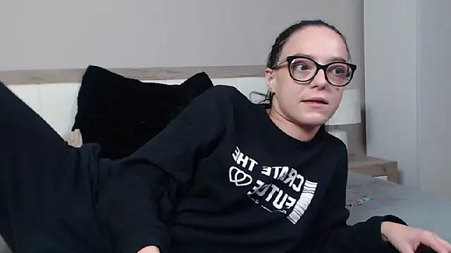 Snapshot of IzabelllNoir chatting on March 19, 2025, 12:34 pm IzabelllNoir online show from March 19, 2025, 12:34 pm