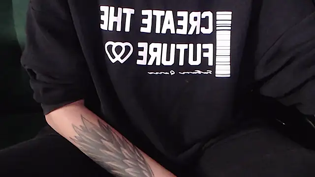 Snapshot of IzabelllNoir chatting on September 20, 2025, 6:58 am IzabelllNoir online show from September 20, 2025, 6:58 am