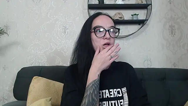 Snapshot of IzabelllNoir chatting on November 27, 2025, 7:54 am IzabelllNoir online show from November 27, 2025, 7:54 am