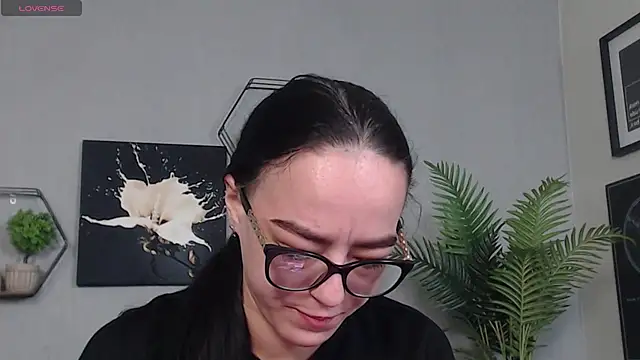 IzabelllNoir online show from March 28, 2026, 8:47 am