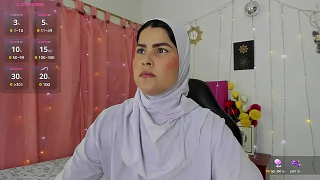 AishaAmin  online show from January 28, 2025, 12:11 pm