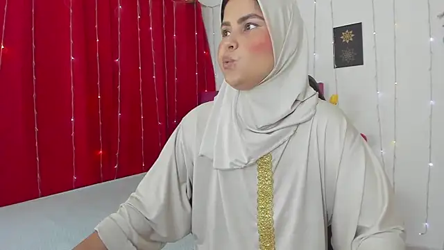 AishaAmin  online show from March 6, 2025, 12:09 pm