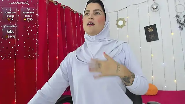 AishaAmin  online show from January 17, 2026, 12:21 pm