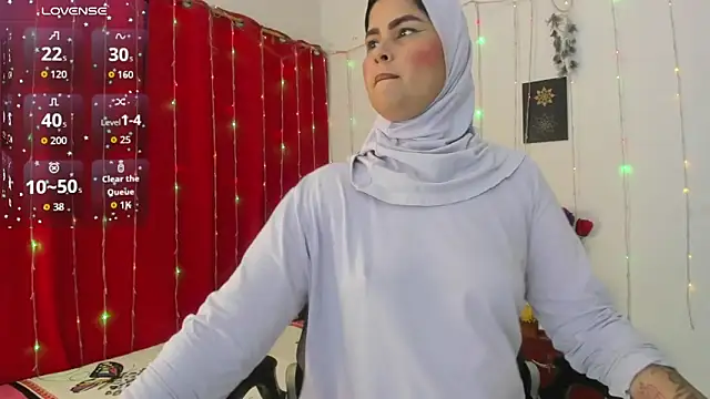 AishaAmin  online show from April 16, 2026, 12:17 pm