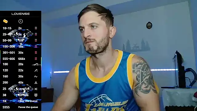 Snapshot of cuple_hoot_ chatting on October 5, 2025, 7:56 pm cuple hoot  online show from October 5, 2025, 7:56 pm