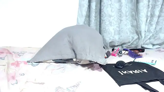 andre20a31 online show from February 4, 2025, 7:07 am