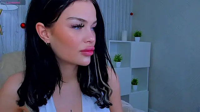 Angel Sapphire  online show from December 21, 2024, 11:55 am