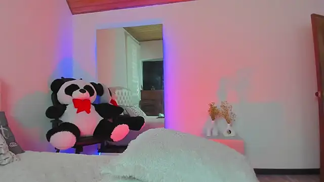 AtheneaRossi online show from March 21, 2025, 10:39 pm