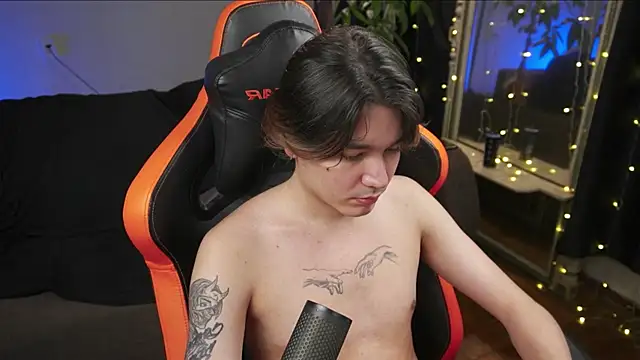 cherrydany online show from February 17, 2026, 3:14 am