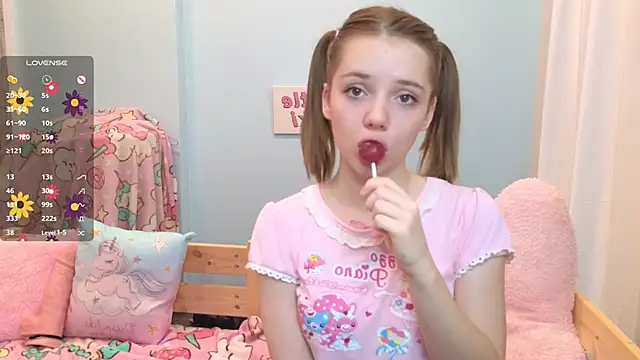 Snapshot of PrincessLittleKiki chatting on October 15, 2025, 7:19 am PrincessLittleKiki online show from October 15, 2025, 7:19 am