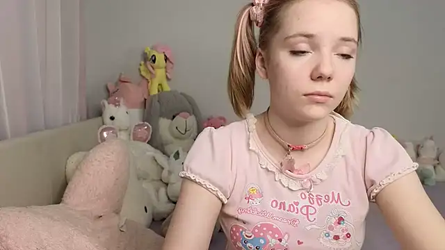 PrincessLittleKiki online show from July 25, 2026, 9:12 pm