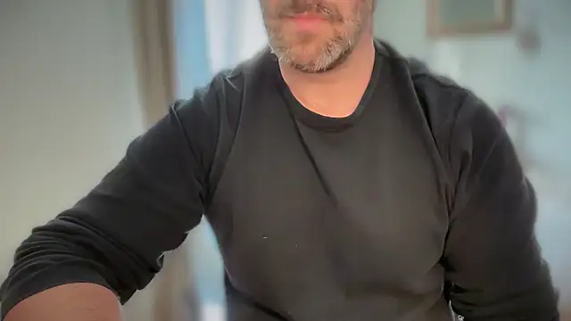 Mr Beef online show from December 20, 2025, 2:35 pm