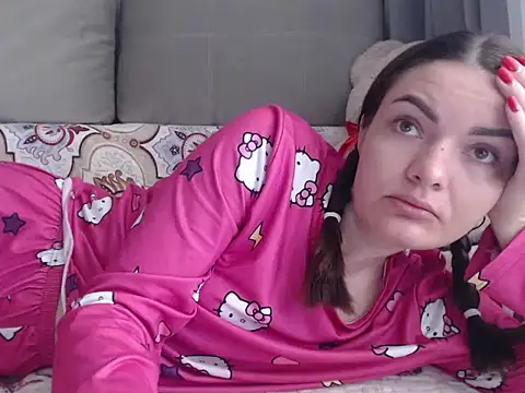  JustmeHere  online show from November 1, 2025, 9:00 am