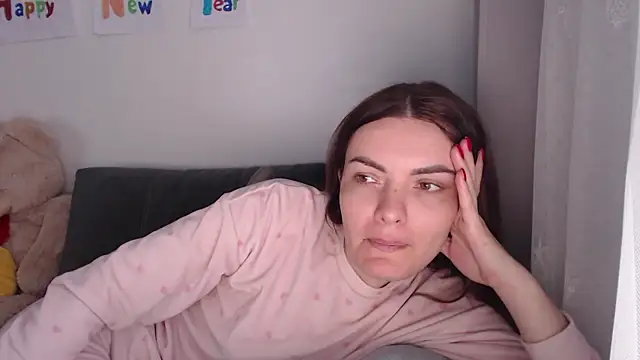  JustmeHere  online show from January 8, 2026, 11:01 am